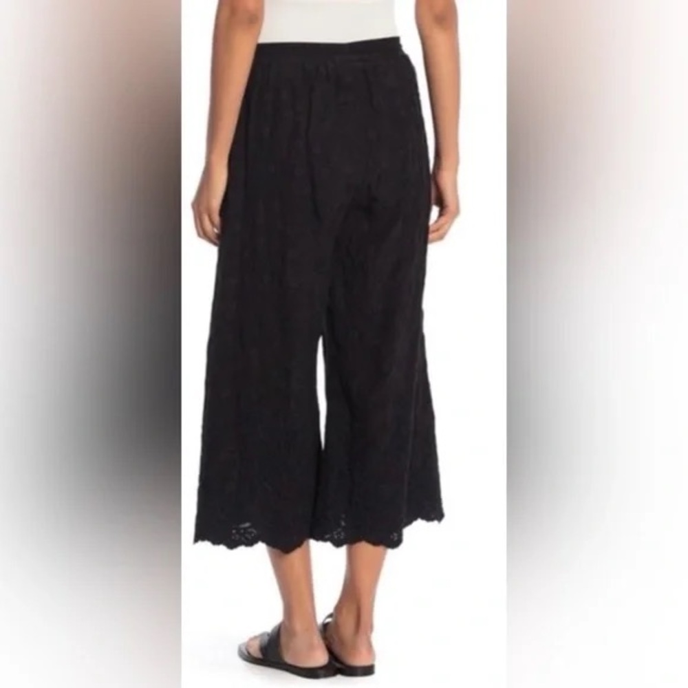 Johnny Was -  Black Euro Flower Cropped Pant